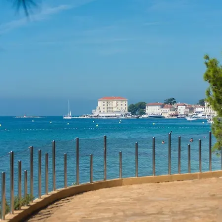 Slisko With Terrace And Garden * Poreč