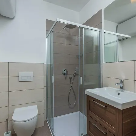 Apartament Slisko With Terrace And Garden Poreč